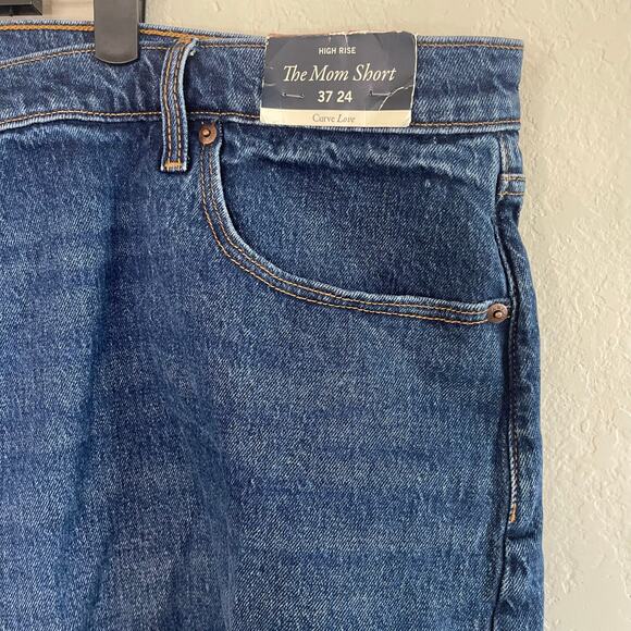 Abercrombie High Rise The Mom Short Curve Love Denim Cutoff Hem NEW - Size 37/24 - Picture 5 of 8